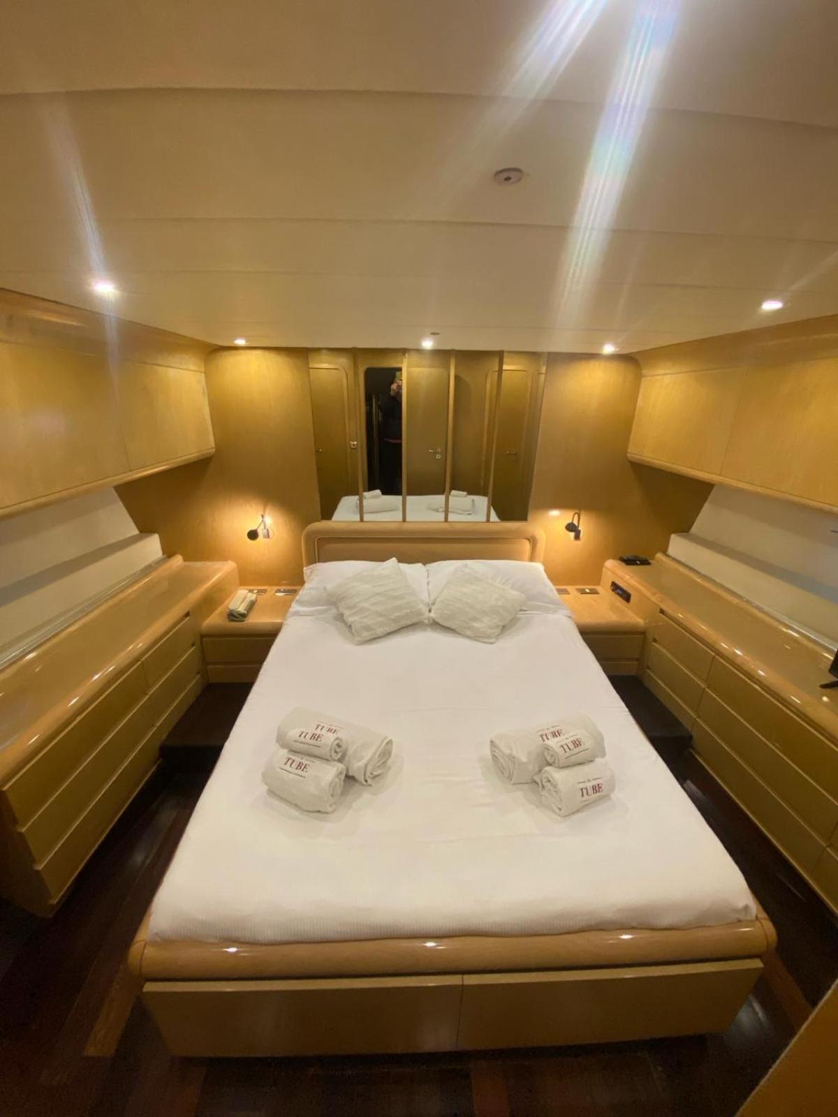 Hotel Bb Boat Lady A Janov Exteriér fotografie